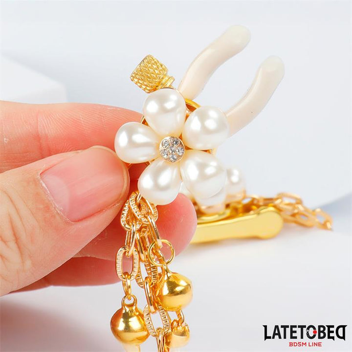 Rearl nipple clamps with Chain