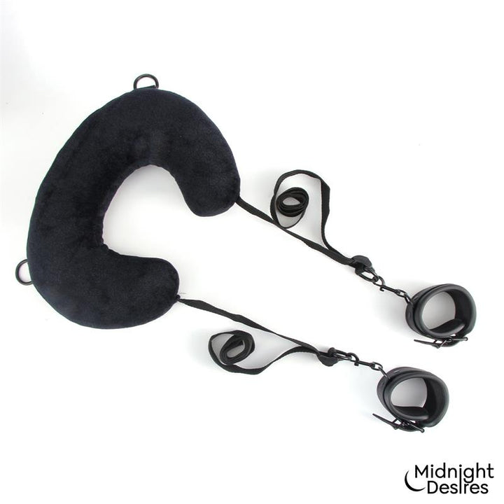 Restraint Set with Neck Pillow